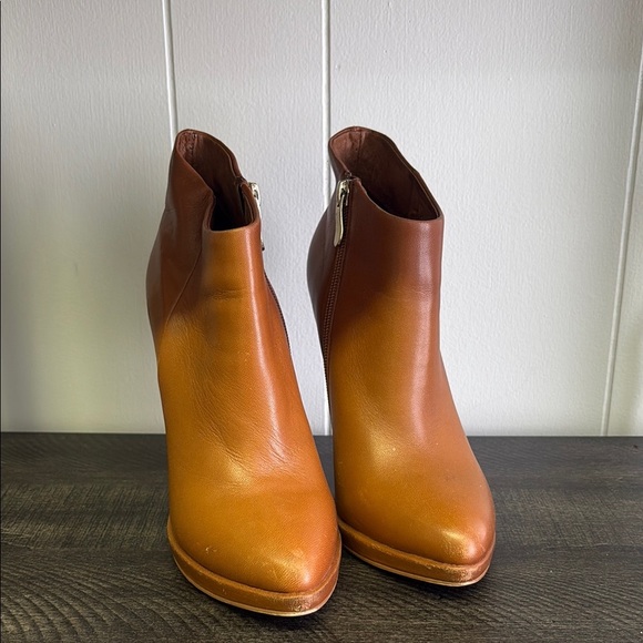 Vintage Chinese Laundry Elegant Tan Ankle Boots - Picture 1 of 6